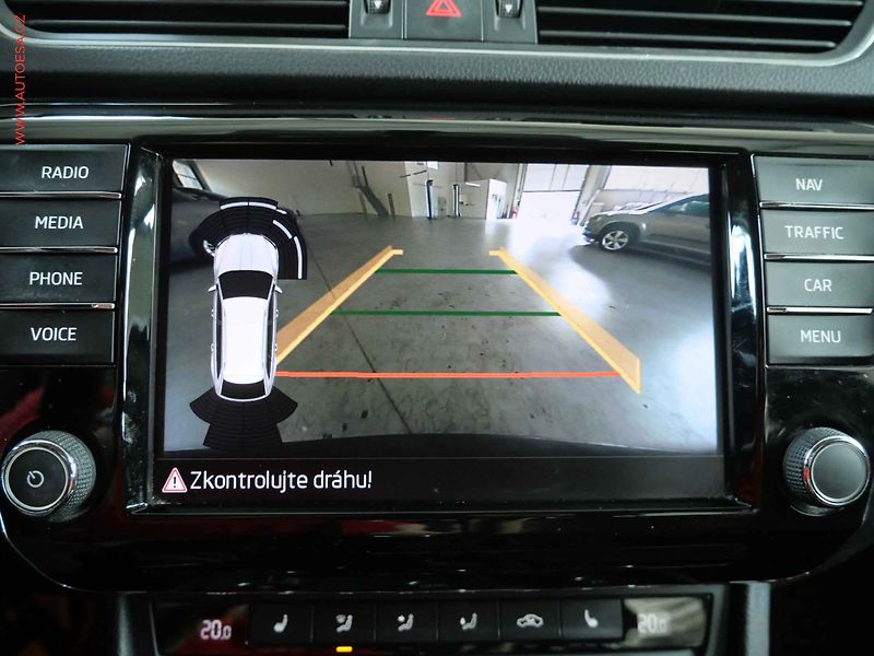 Škoda Superb (2015) 1.6 TDi, DSG, bixen, navi - fotka 21 z 22