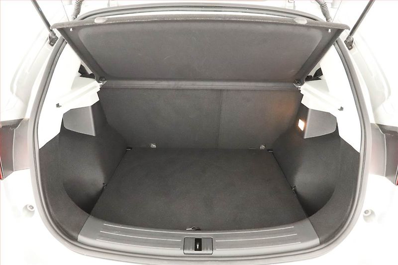 MG ZS (2023) Luxury 1.0 Turbo, Automat - fotka 19 z 20