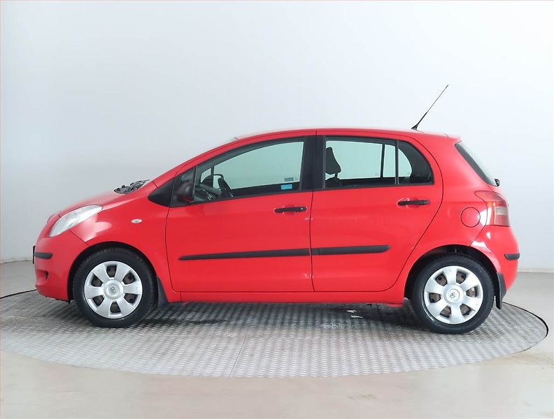 Toyota Yaris (2007) 1.3, Serv.kniha, nová STK - fotka 3 z 16