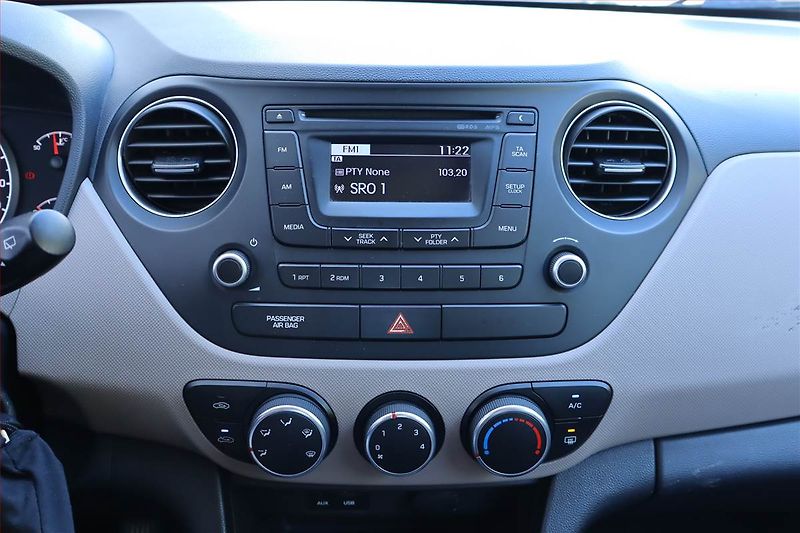 Hyundai i10 (2014) 1.0, Serv.kniha - fotka 12 z 15