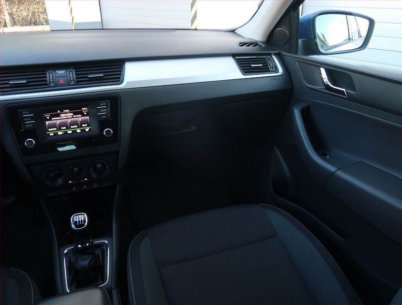 Škoda Rapid (2015) Spaceback 1.2 TSI, Serv.kniha - fotka 8 z 16
