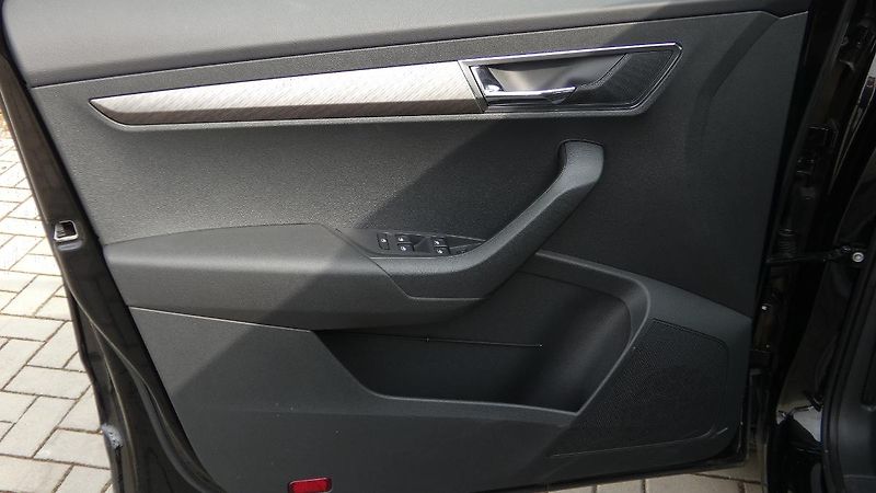Škoda Karoq 1,5 TSI DSG Style - fotka 8 z 22