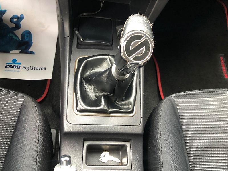 Mitsubishi Lancer (2008) 2.0 DI-D - fotka 19 z 30