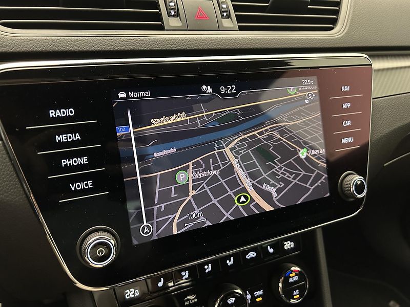 Škoda Superb 2.0 TDI 4x4 SportLine - fotka 19 z 31