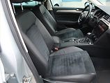 Volkswagen Passat (2018) Highline 2.0 TDI, Automat - náhled 9