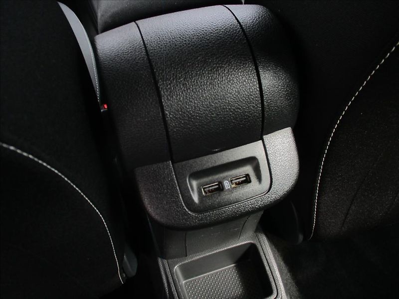 Škoda Fabia 1,0 TSI, servis,DPH,1.maj,CZ, - fotka 17 z 43