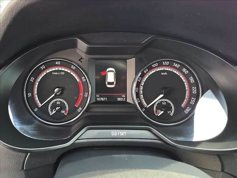 Škoda Octavia III 2,0 TSi 180KW RS Panorama - fotka 15 z 44