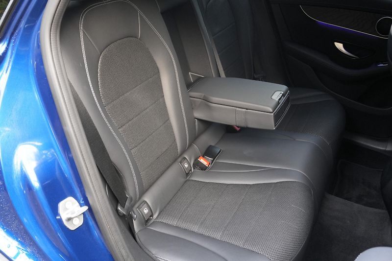 Mercedes-Benz GLC 300e, 4Matic, ČR, Vzduch - fotka 30 z 33