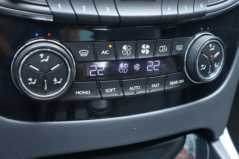Peugeot 508 (2014) 2.2 HDi, Automat, Serv.kniha - fotka 16 z 25