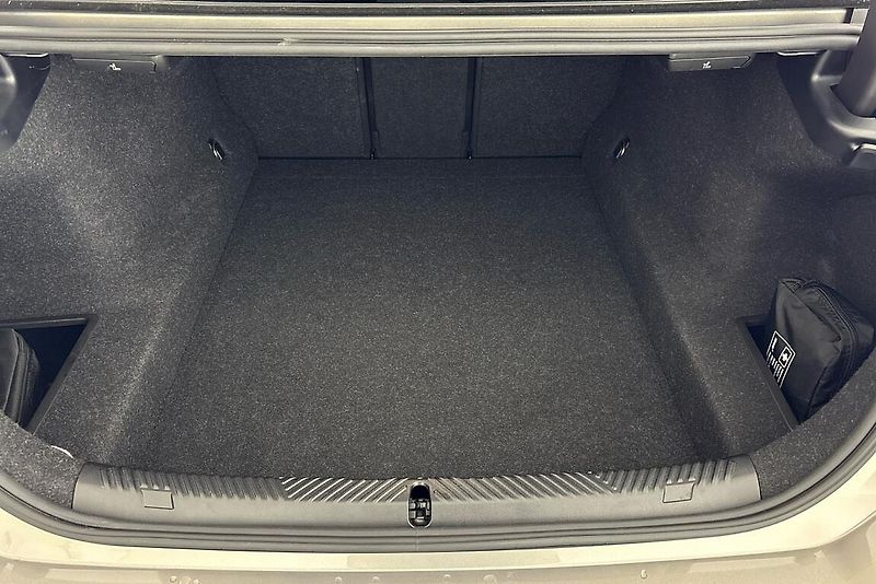 BMW Řada 5 540d xDrive Sedan - fotka 13 z 18