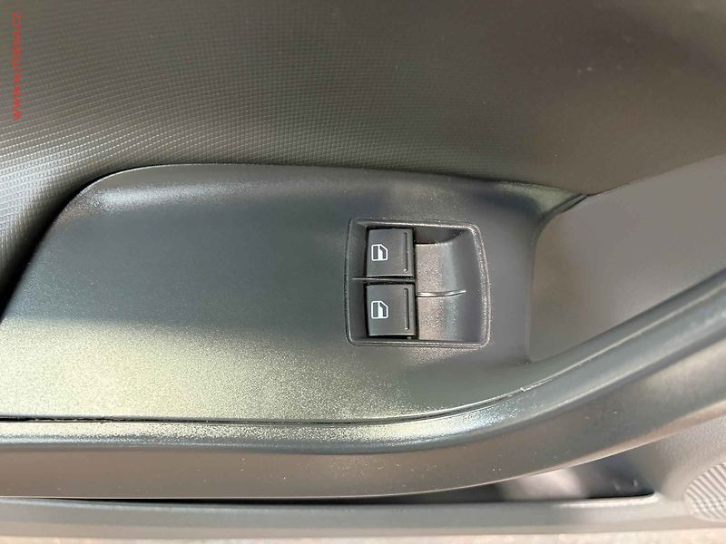 Seat Ibiza (2009) 1.6i, 1.maj, AC, temp - fotka 12 z 13