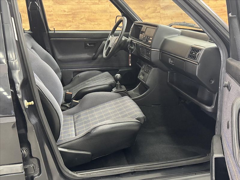 Volkswagen Golf GTi 1.8 G60 KLIMA SERVO - fotka 13 z 19