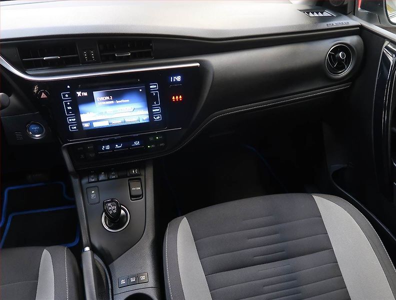 Toyota Auris (2016) Hybrid, Automat, Serv.kniha - fotka 8 z 24