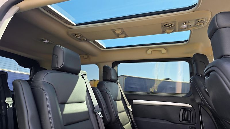 Toyota ProAce Verso (2020) 2.0D-4D 130 kW 6 míst, DPH VIP - fotka 28 z 29