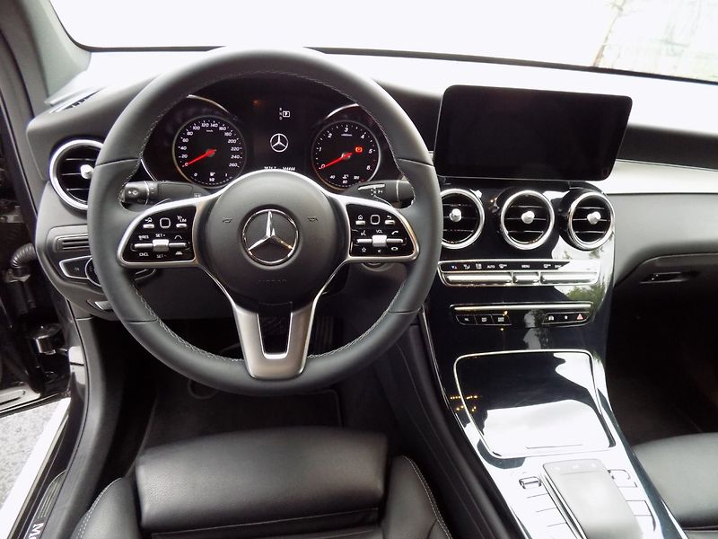 Mercedes-Benz GLC (2021) 400d/Coupé/4-Matic/Full-LED/ - fotka 23 z 43