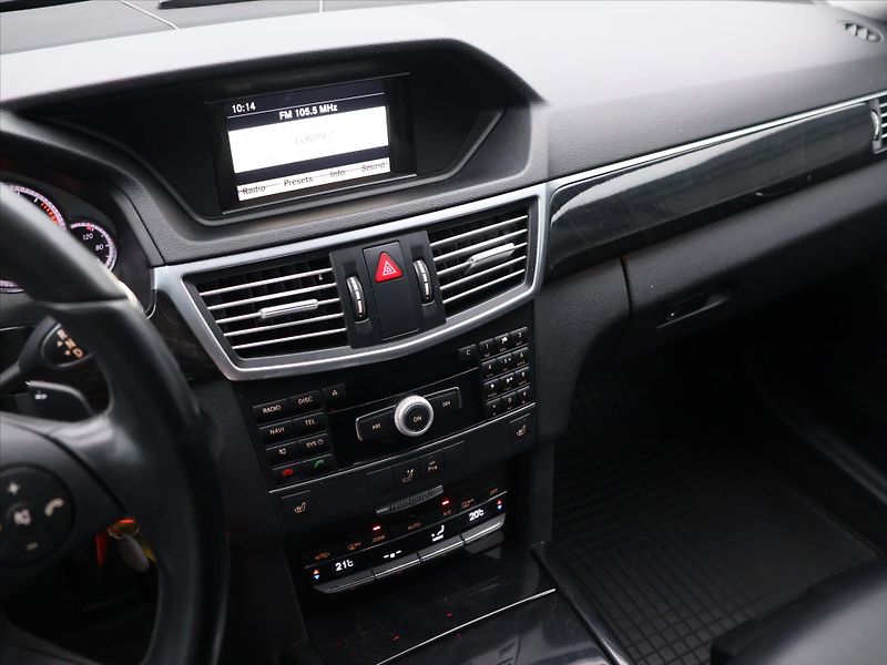 Mercedes-Benz Třídy E 3,0 350CDI 170kW Avantgarde - fotka 27 z 40