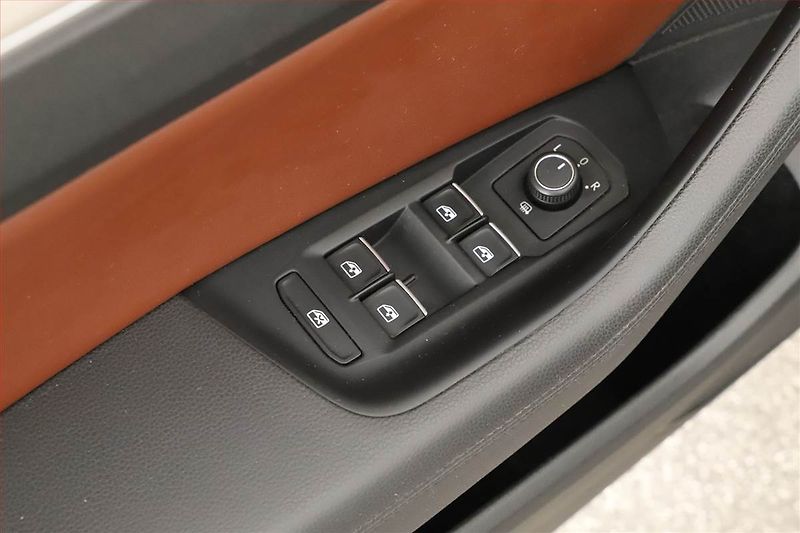 Volkswagen Passat (2015) Highline 2.0 TDI, Tempomat - fotka 9 z 17