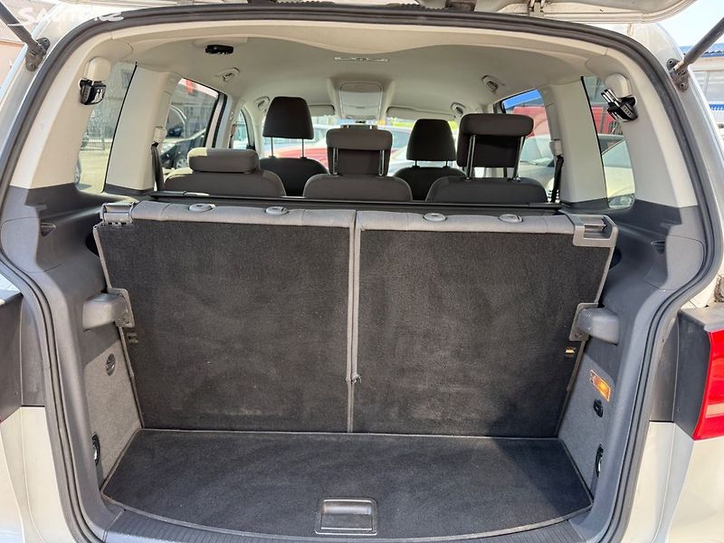 Volkswagen Touran 1.4 tsi, 7 míst - fotka 3 z 13