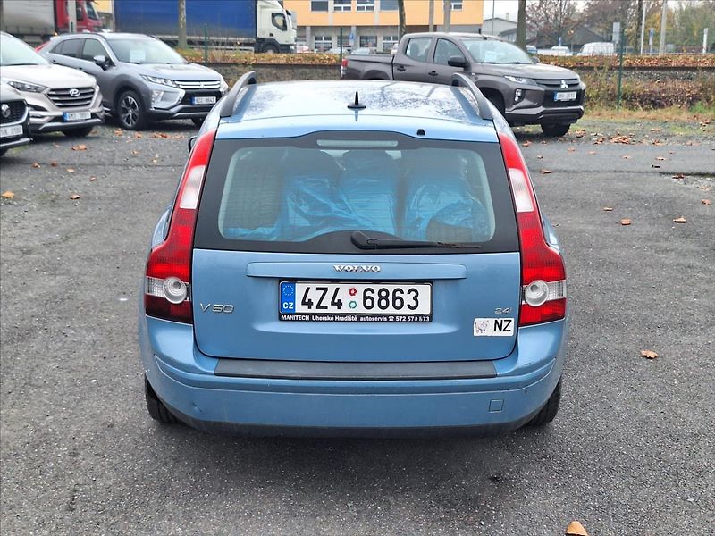 Volvo V50 2,4 i  CZ V5 dvě sady kol - fotka 5 z 12