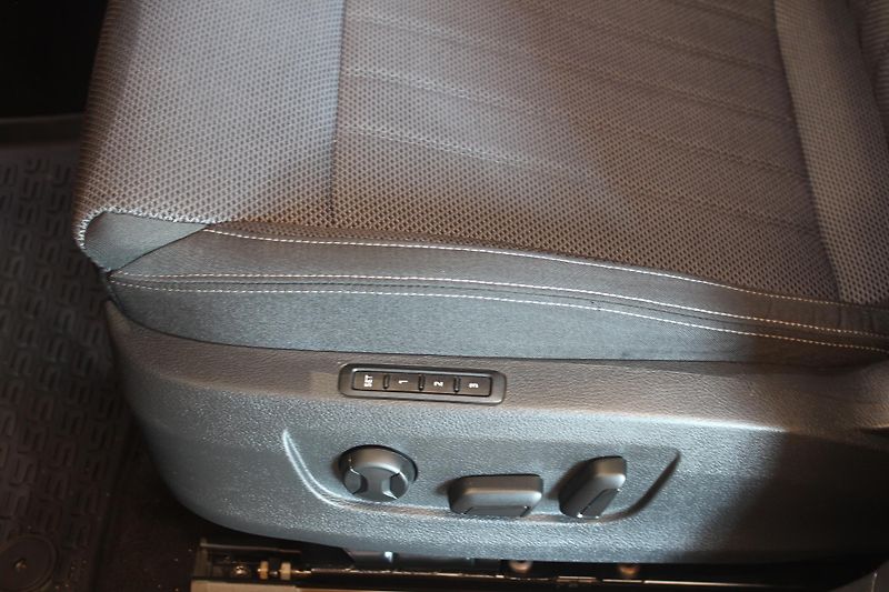 Škoda Superb (2023) 2.0TDI DSG Matrix Display - fotka 17 z 35