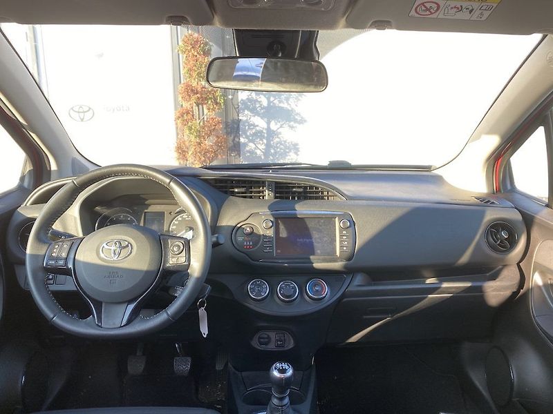 Toyota Yaris 1.5i, ČR-1m, Trend, záruka - fotka 10 z 15