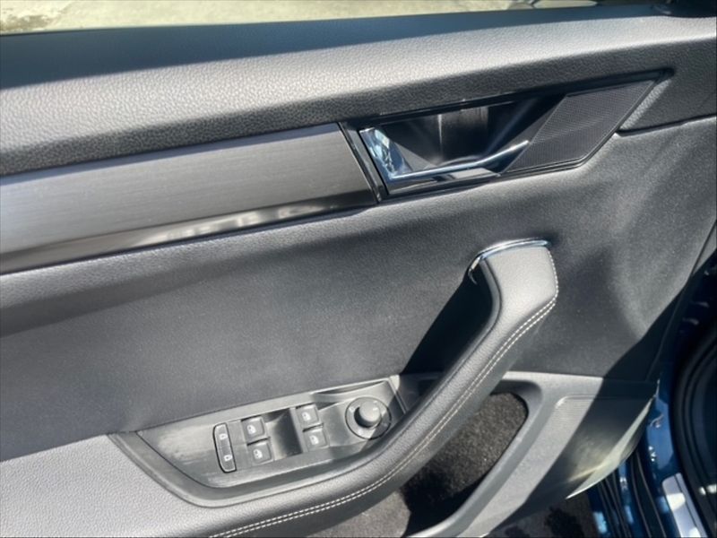 Škoda Superb 2,0 TDI 147 Style DSG - fotka 11 z 11