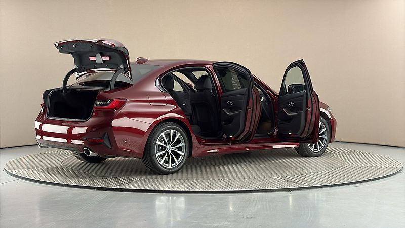 BMW Řada 3 330d AUT Sport Line - fotka 6 z 25