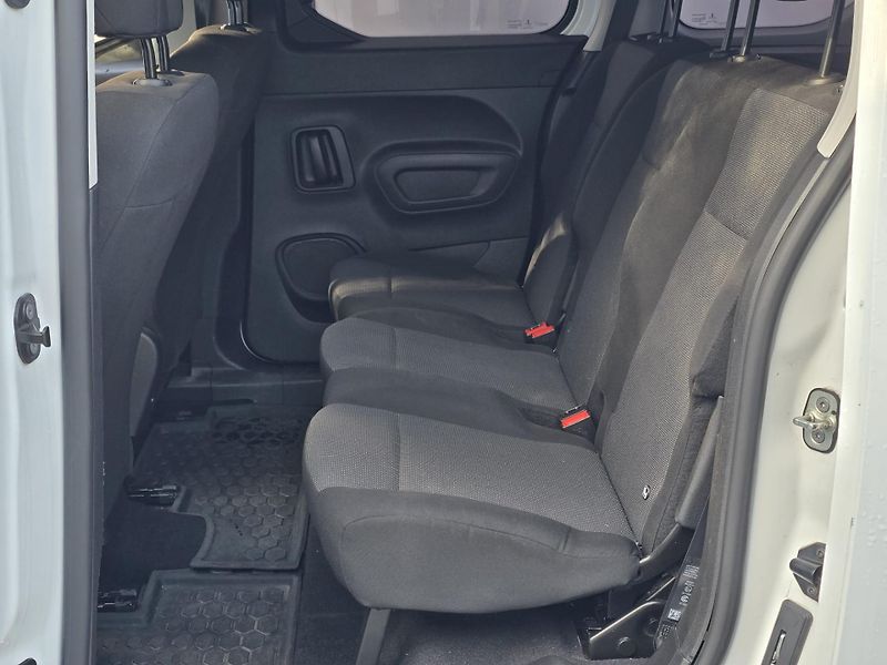 Peugeot Rifter Active 1,5 BlueHDi (75 kW - fotka 8 z 9