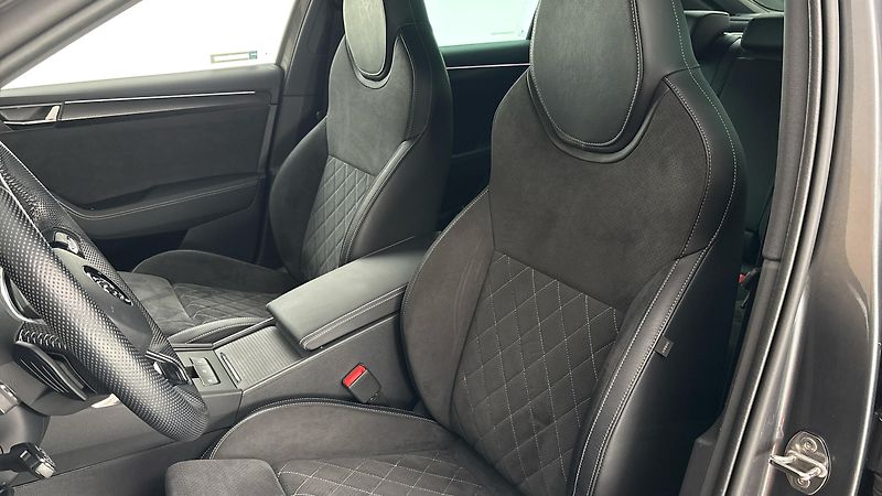 Škoda Superb 2.0 TDI DSG Sportline - fotka 15 z 34