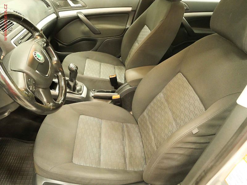 Škoda Octavia (2011) 1.4 TSI, AC, temp - fotka 9 z 22
