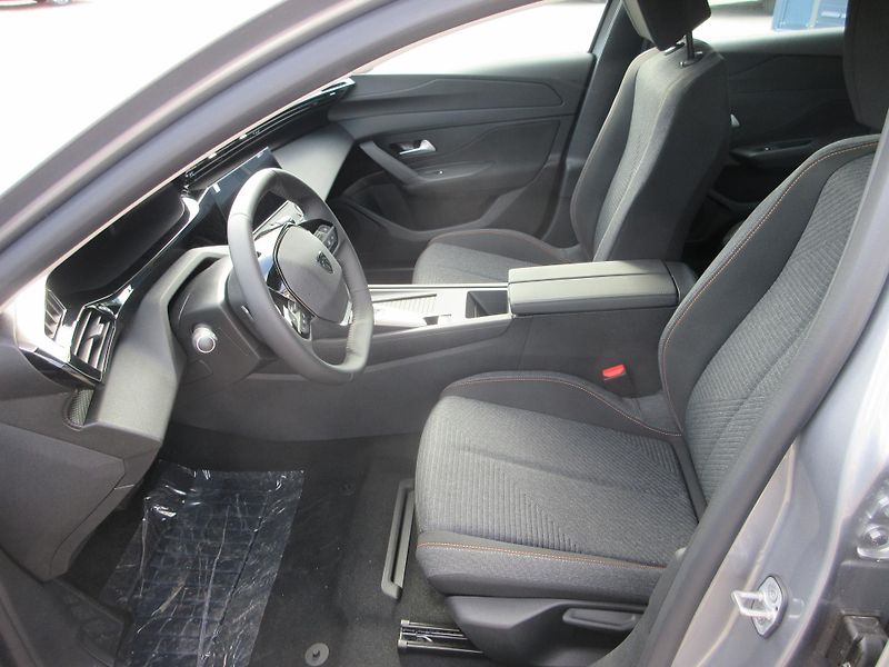 Peugeot 308 (2025) SW STYLE Hybrid 145 e-DCS6 - fotka 14 z 31