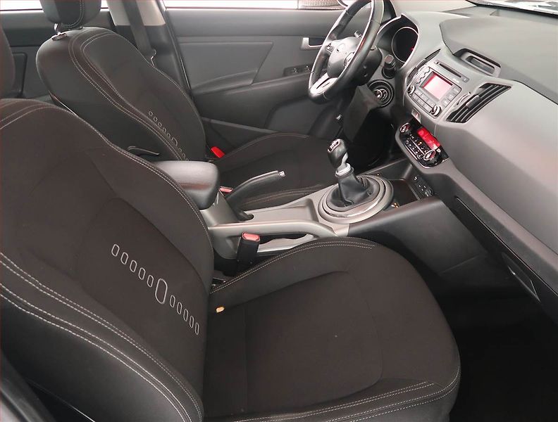 Kia Sportage (2016) 2.0 CRDi, 4X4, Tempomat - fotka 9 z 15