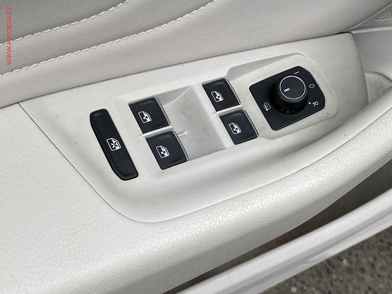 Volkswagen Passat (2020) 2.0 TDi, 1.maj,ČR, Elegance - fotka 11 z 18