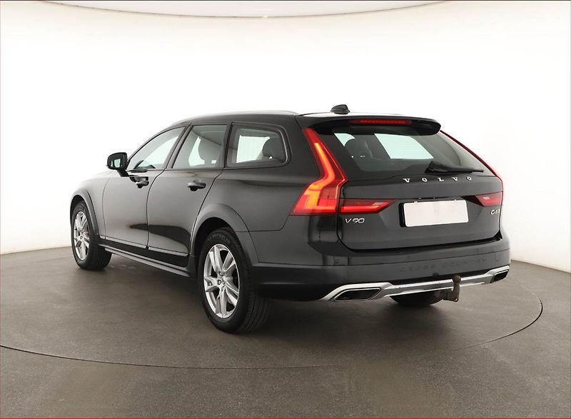 Volvo V90 (2017) Cross Country - fotka 4 z 20