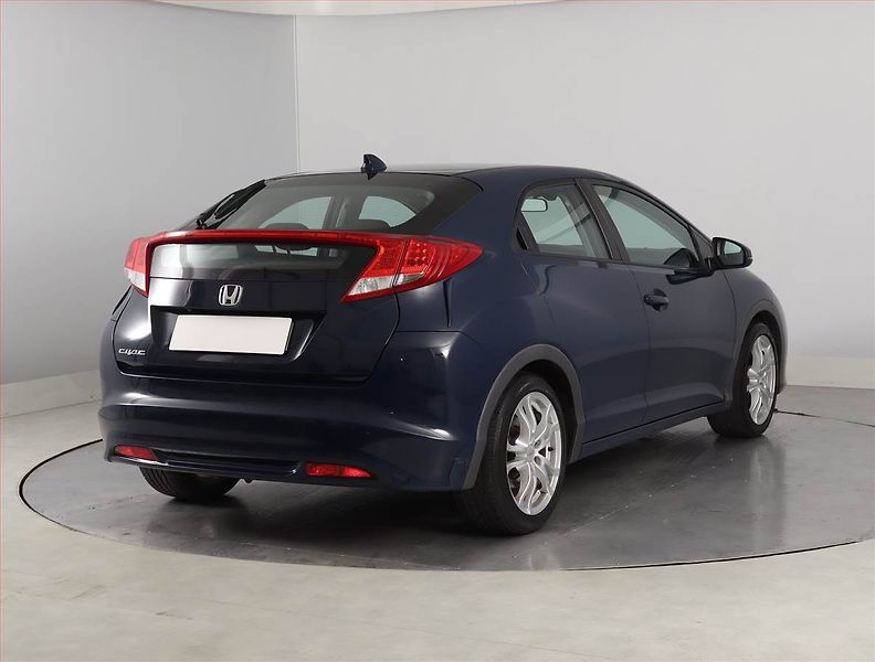 Honda Civic (2013) 1.8 i-VTEC, Serv.kniha, Navi - fotka 5 z 19