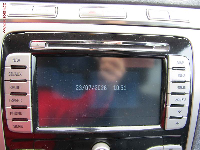Ford S-MAX (2009) 2.2 TDCi, Navi, xenon - fotka 12 z 19