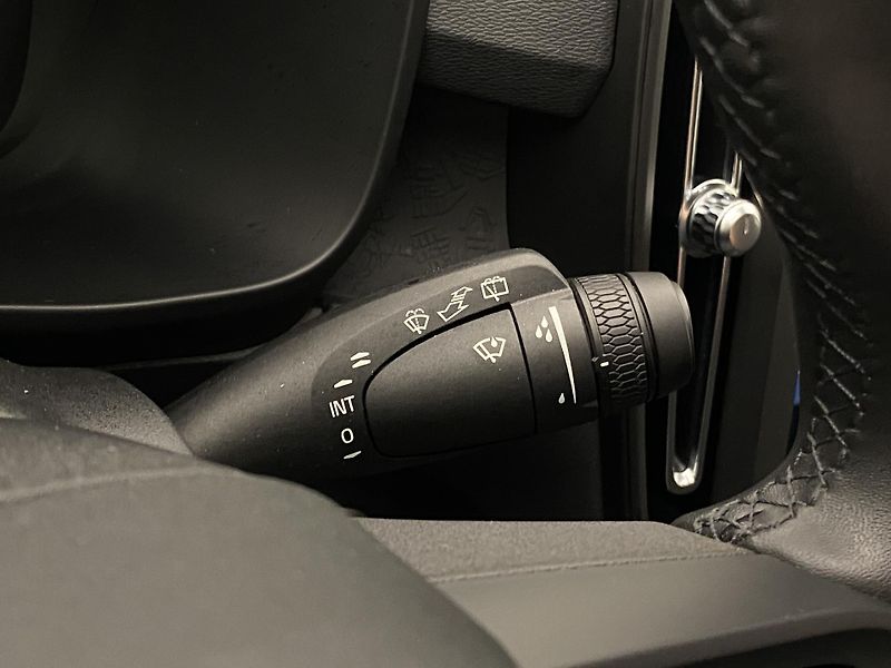 Volvo XC40 T2 ESSENTIAL CZ - fotka 23 z 42