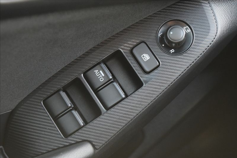 Mazda 3 2,0 SKYACTIV-G 88KW ALU NAVI - fotka 25 z 43