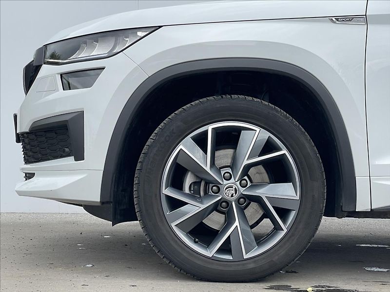 Škoda Kodiaq 2,0 TDI 4x4 DSG Sportline NAVI - fotka 20 z 23