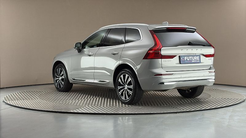 Volvo XC60 2.0 B4 AUT AWD Inscription - fotka 2 z 29