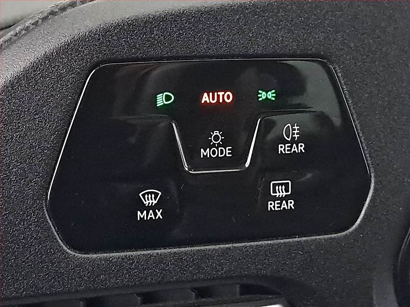 Volkswagen Caddy (2022) Life 2.0 TDI, 5Míst, ČR - fotka 17 z 20