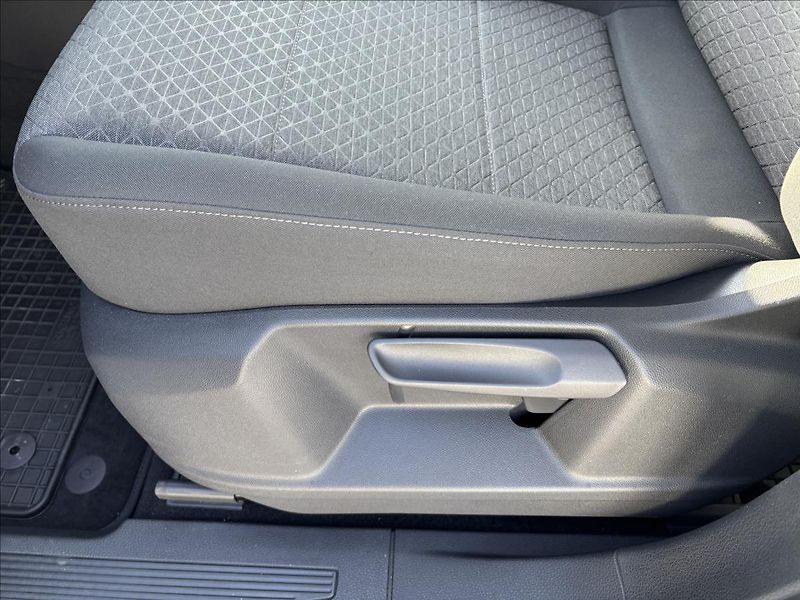 Ford Tourneo Connect 2,0 EcoBlue 90kW Titanium L2 - fotka 25 z 50