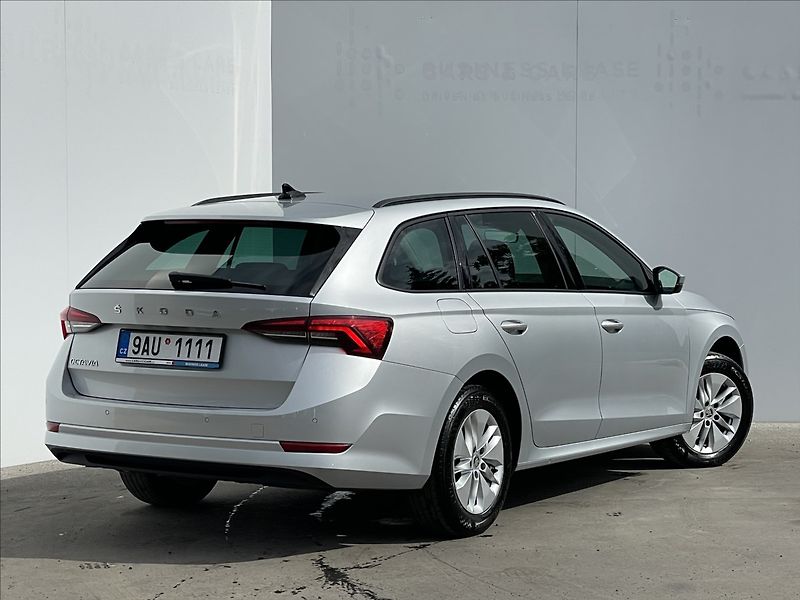 Škoda Octavia 2,0 TDI Combi Ambition Plus KE - fotka 3 z 23