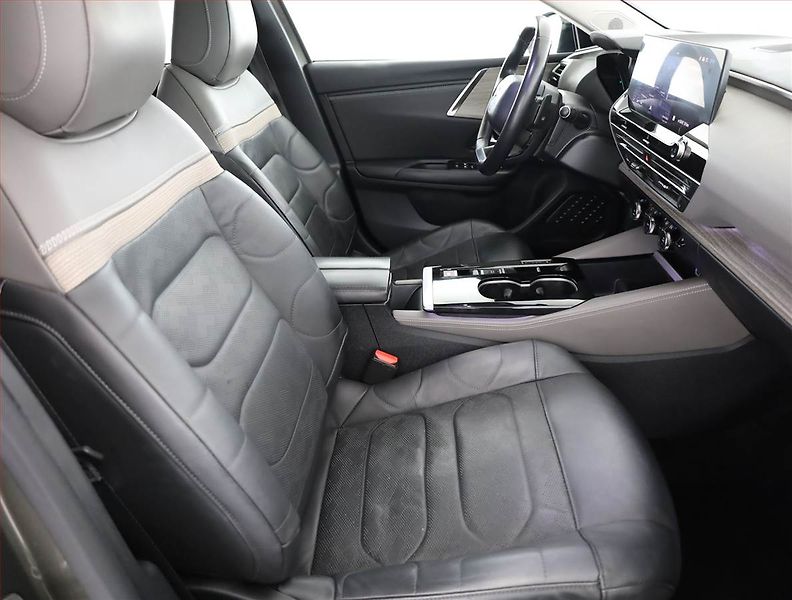 Citroën C5 X (2022) Plug-in Hybrid 225 - fotka 7 z 23