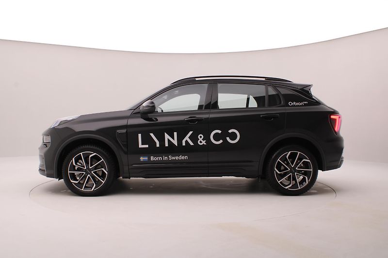 Lynk & Co 01 (2025) 01 CORE PHEV - fotka 9 z 82