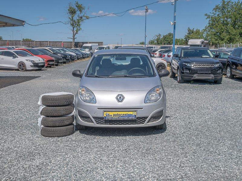Renault Twingo (2010) 1.2i 55KW – 2x KOLA - fotka 2 z 36