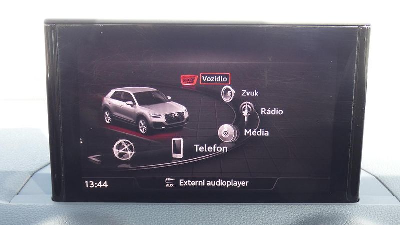 Audi Q2 1,5 TFSI S-line S-tronic - fotka 13 z 21