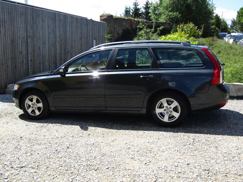 Volvo V50 (2009) 1.8 16V kW - fotka 8 z 35