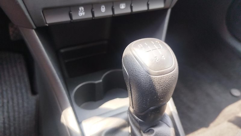 Škoda Rapid (2014) 1.2 TSi  top stav  - fotka 11 z 27