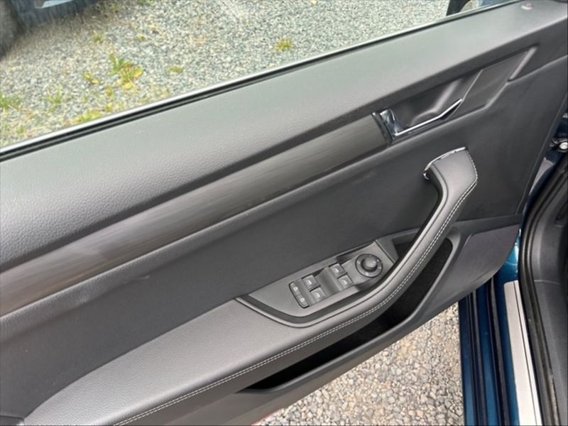 Škoda Superb 2,0 TDI 110 Style AT - fotka 11 z 11